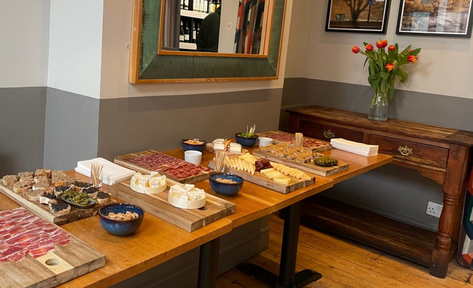 ORFORD ROAD TAPAS + BAR local Spanish restaurant in Walthamstow Village